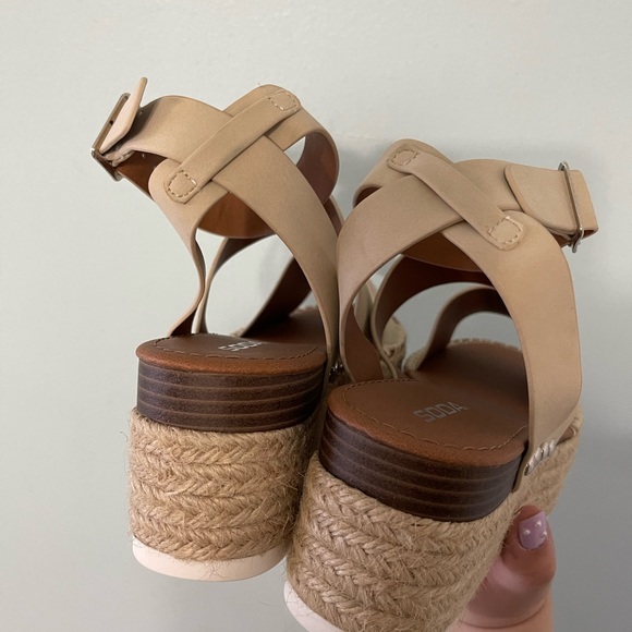 Tan Platform wedge espadrilles - Picture 9 of 11